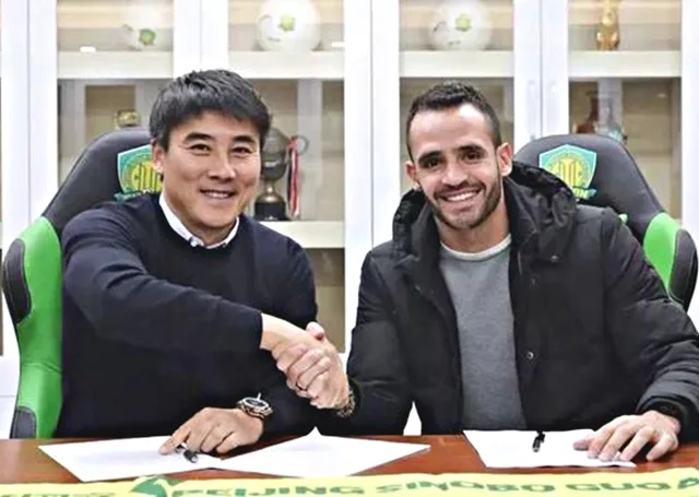 Renato Augusto renova contrato com o Beijing Guoan até 2021