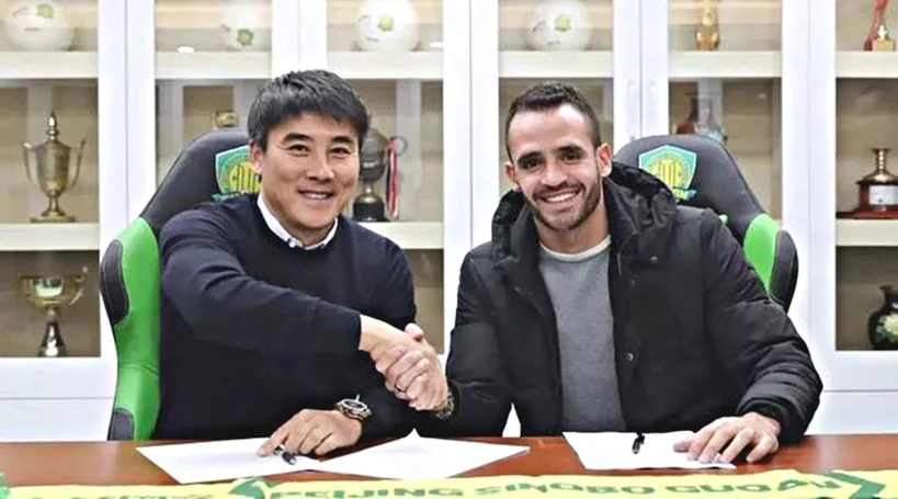 Renato Augusto renova contrato com o Beijing Guoan até 2021