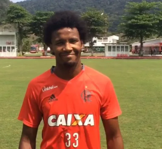 Rafael Vaz minimiza desvantagem do Flamengo: "Ainda tem 10 jogos"