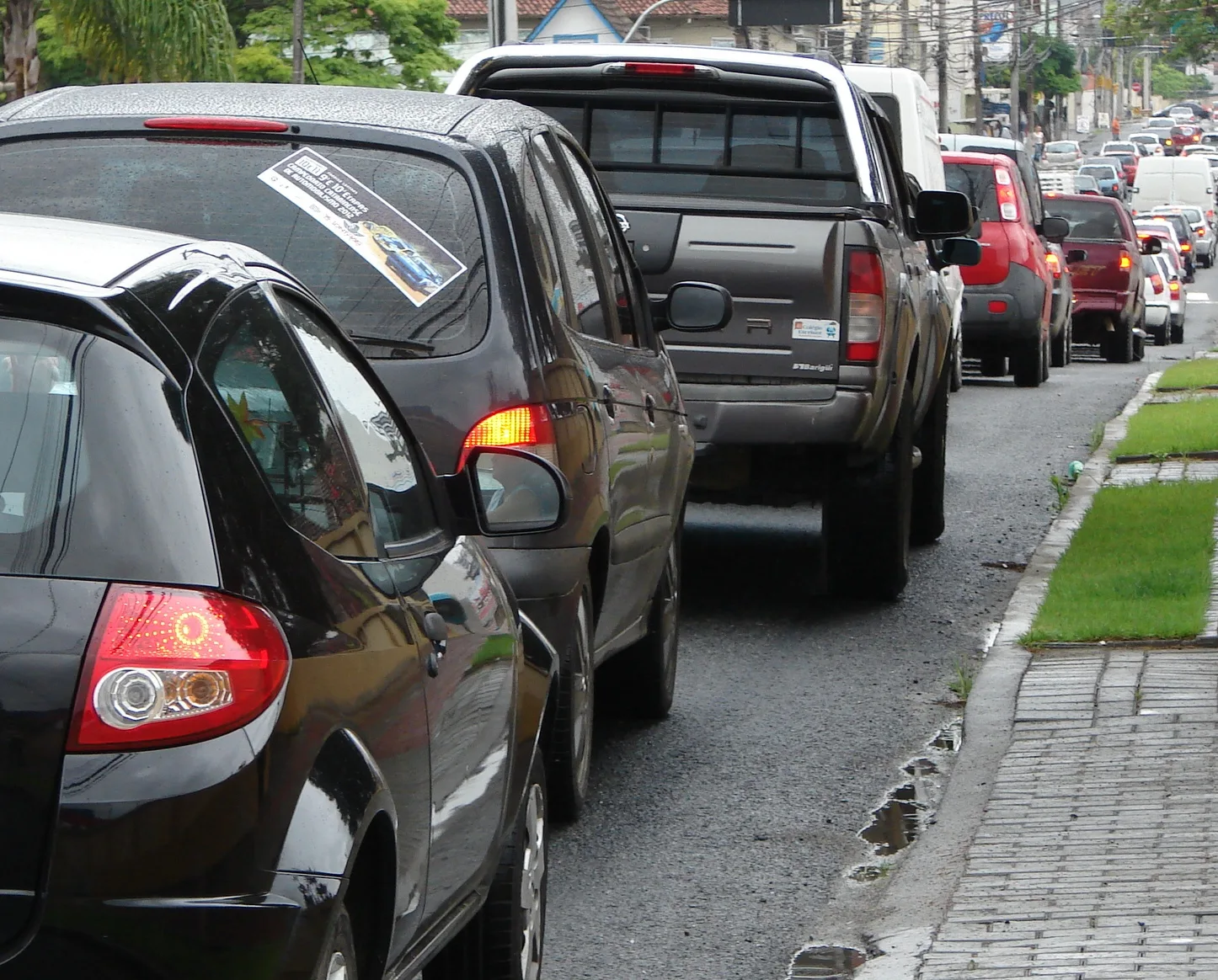 Maioria que apoia aumento de velocidade usa carro quase todo dia, diz pesquisa