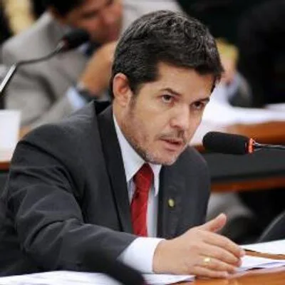 Deputado admite que se 'infiltrou' em reunião do PSL para gravar Waldir