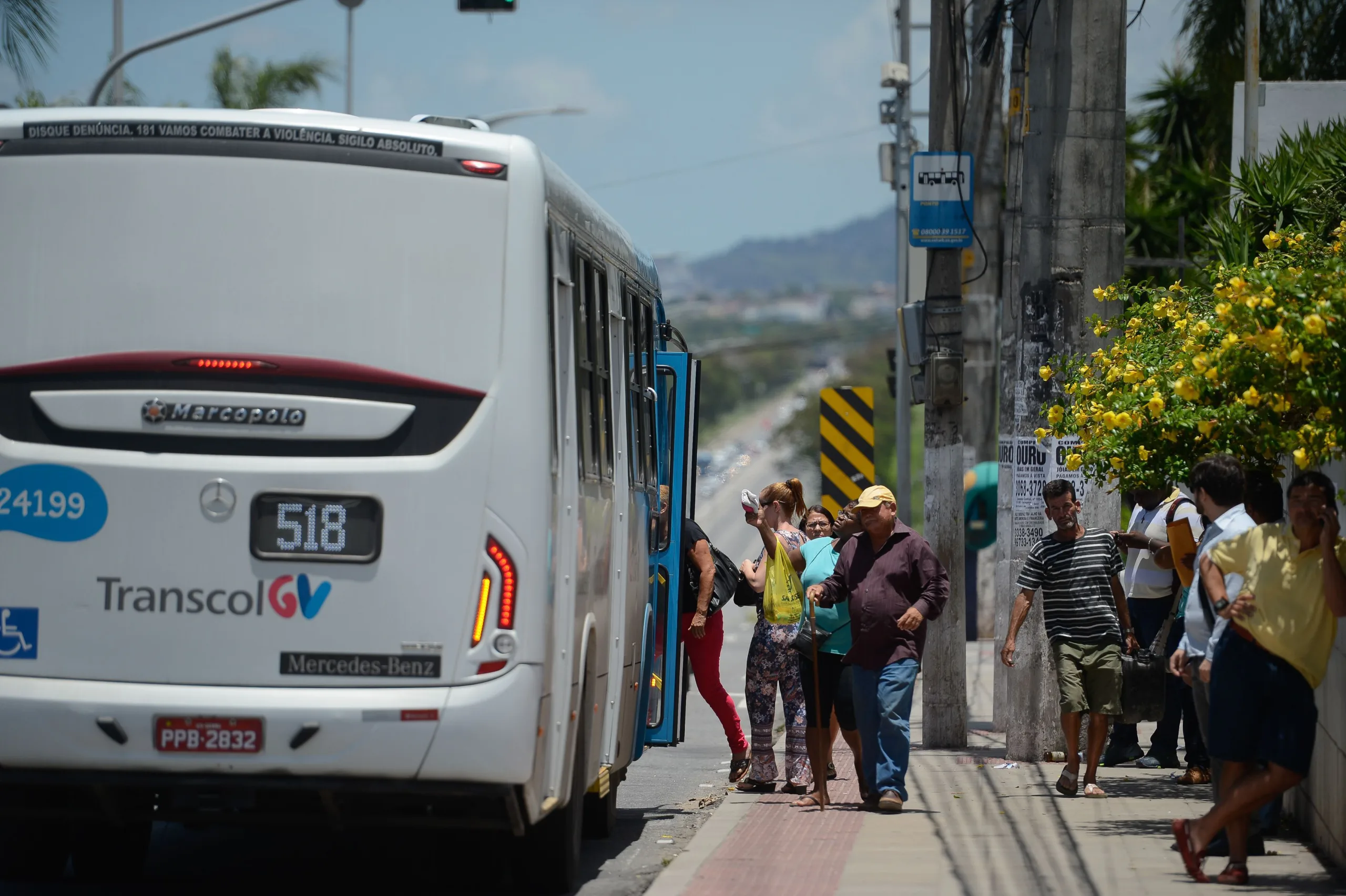 Vitória (ES) – Ônibus, comércio e escolas voltam a funcionar na Grande Vitória (Tânia Rêgo/Agência Brasil)