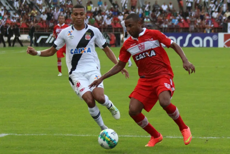 Vasco vence o CRB em Maceió e aumenta folga na liderança da Série B