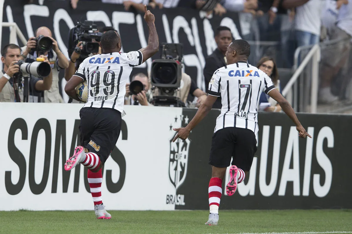 Com 2 de Vagner Love, Corinthians bate o Cruzeiro e segue tranquilo na liderança