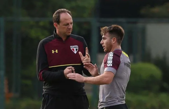 'Não acredito que saiam três jogadores de uma vez', diz Rogério Ceni