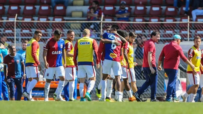 Paraná volta para casa na esperança de quebrar série de oito jogos sem vitórias