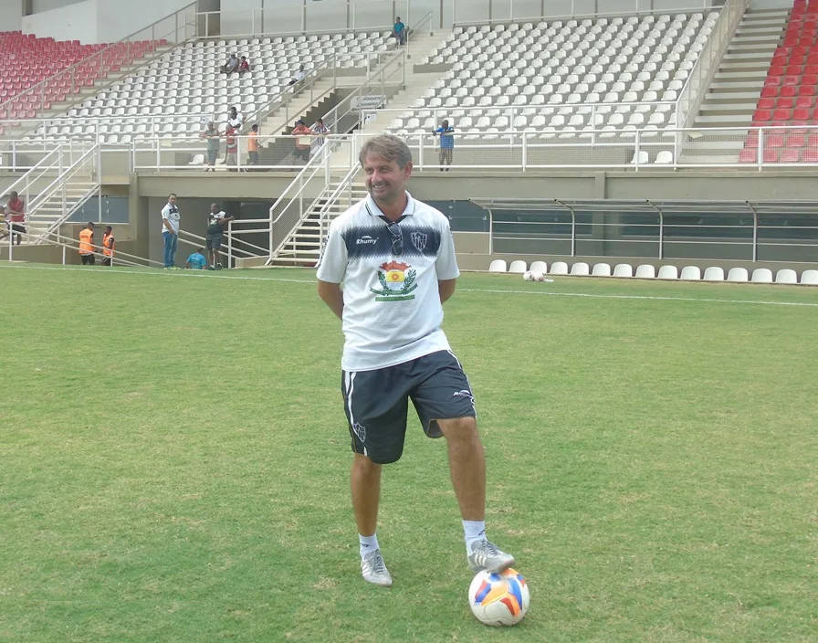 Giuliano Pariz deixa comando do Atlético Itapemirim