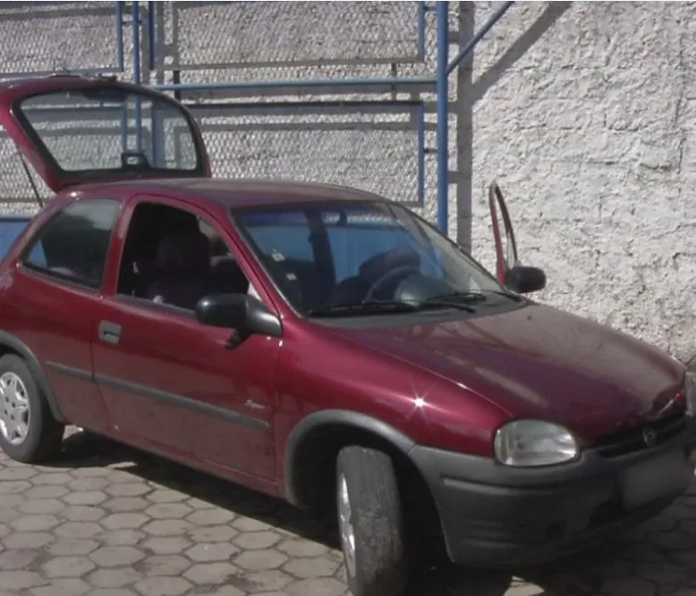 Homem diz ter recebido ordens do Saci e invade carro