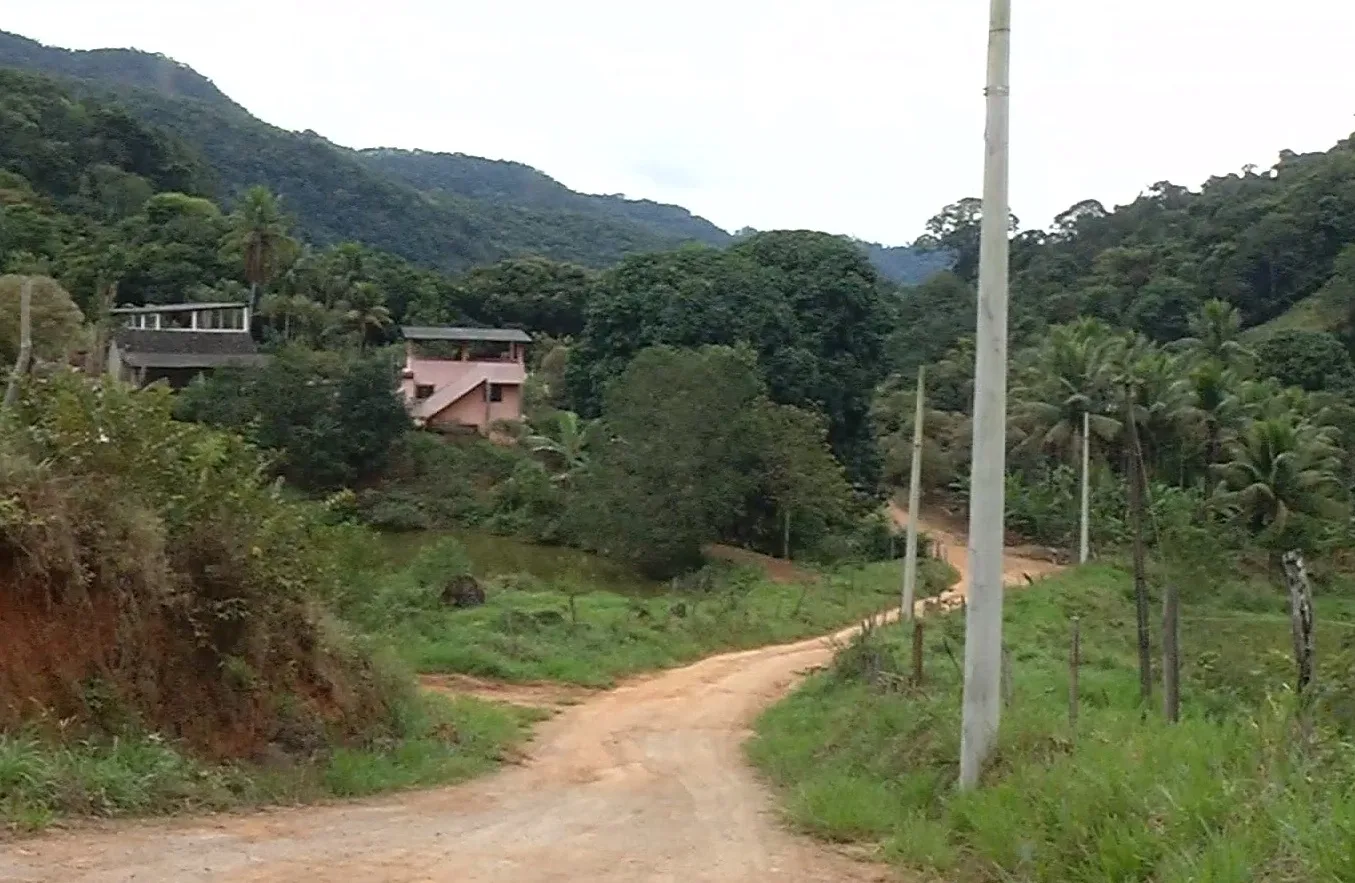 Criminosos arrombam sítio e trocam tiros com policiais na zona Rural de Viana