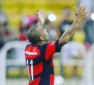 Gerente do Fluminense elogia Sheik após atacante anunciar saída do Flamengo