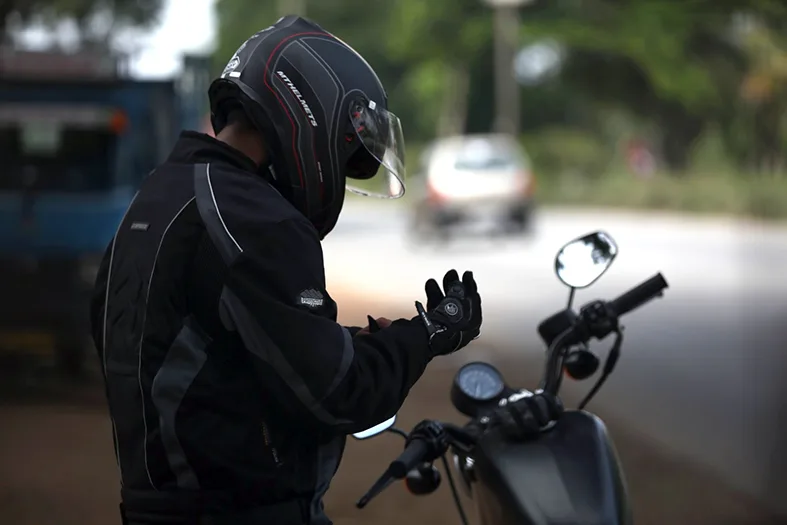 Concessionária terá de substituir motocicleta com problemas e indenizar comprador em Vila Velha