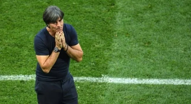 Alemanha anuncia permanência de Löw na seleção após campanha vexatória na Copa