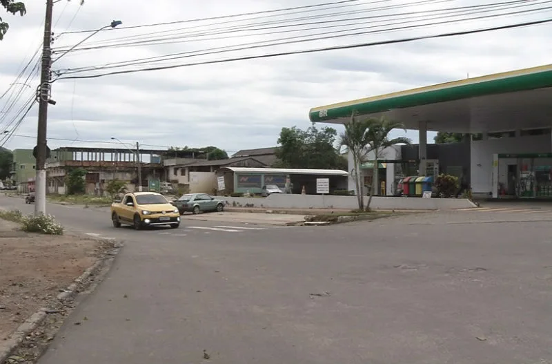 Homem é morto com quase 20 tiros em rua movimentada de Vila Velha