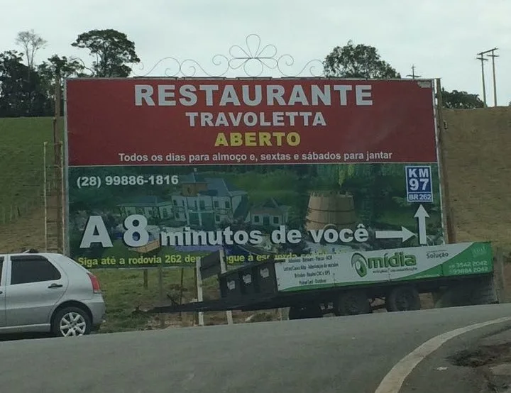 Placa instalada na rota turística ‘Caminho das Flores’ causa polêmica em Pedra Azul