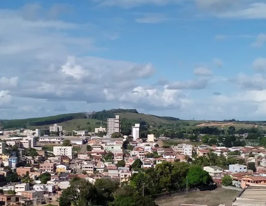 Acidente com ônibus escolares deixa crianças feridas em Aracruz