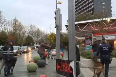 Dois terroristas do atentado na França eram franceses e moravam em Bruxelas