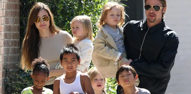 #7006829 The Jolie-Pitt family headed out in New Orleans, Louisiana to do some grocery shopping at a local market on March 20, 2011. Angelina has brought all six children to visit their dad Brad Pitt while he works on his latest project “Cogan’s Trade”. Maddox, Pax, Zahara and Shiloh walked while the twins Knox and […]