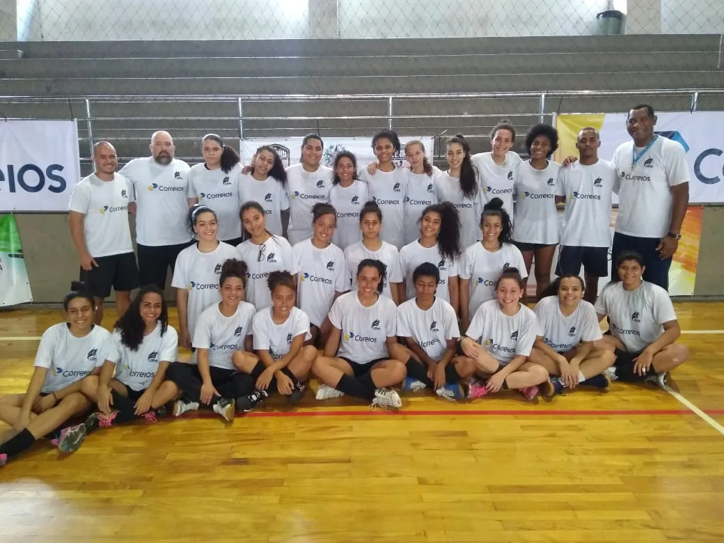 Time de handebol de Cachoeiro participa de torneio que envolve toda a região sul do Estado