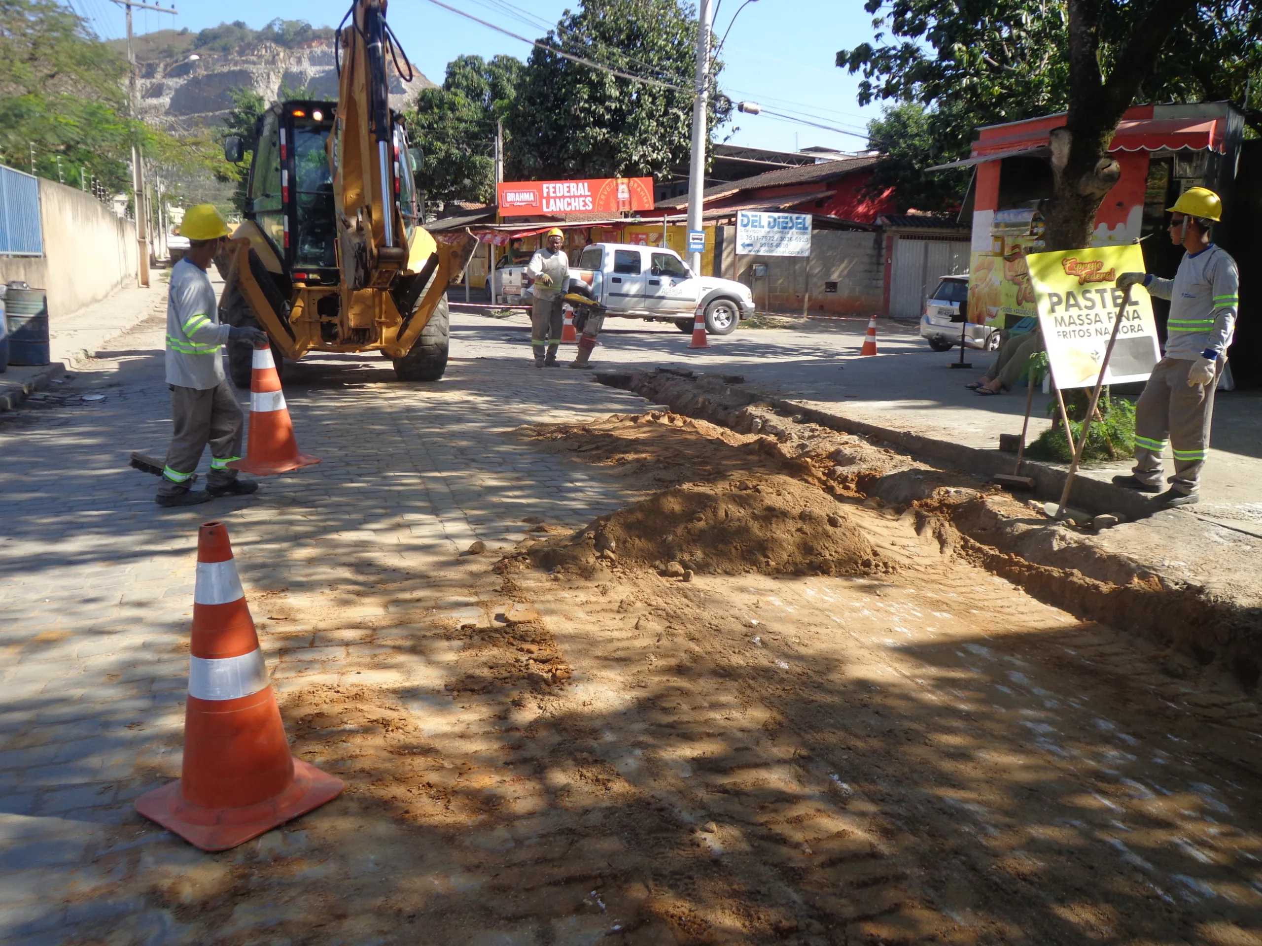 Trânsito em avenida sofre alterações para execução de obra em Cachoeiro