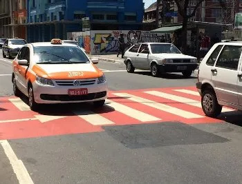 Taxistas lucram com greve de ônibus na GV e frota não dá conta da demanda