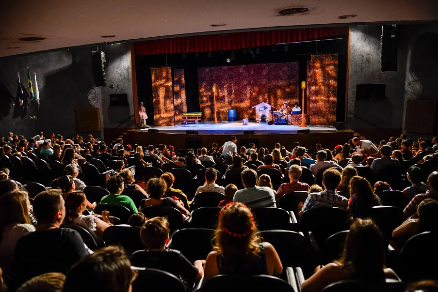 Espetáculo teatral sobre Rubem Braga chega ao município em agosto