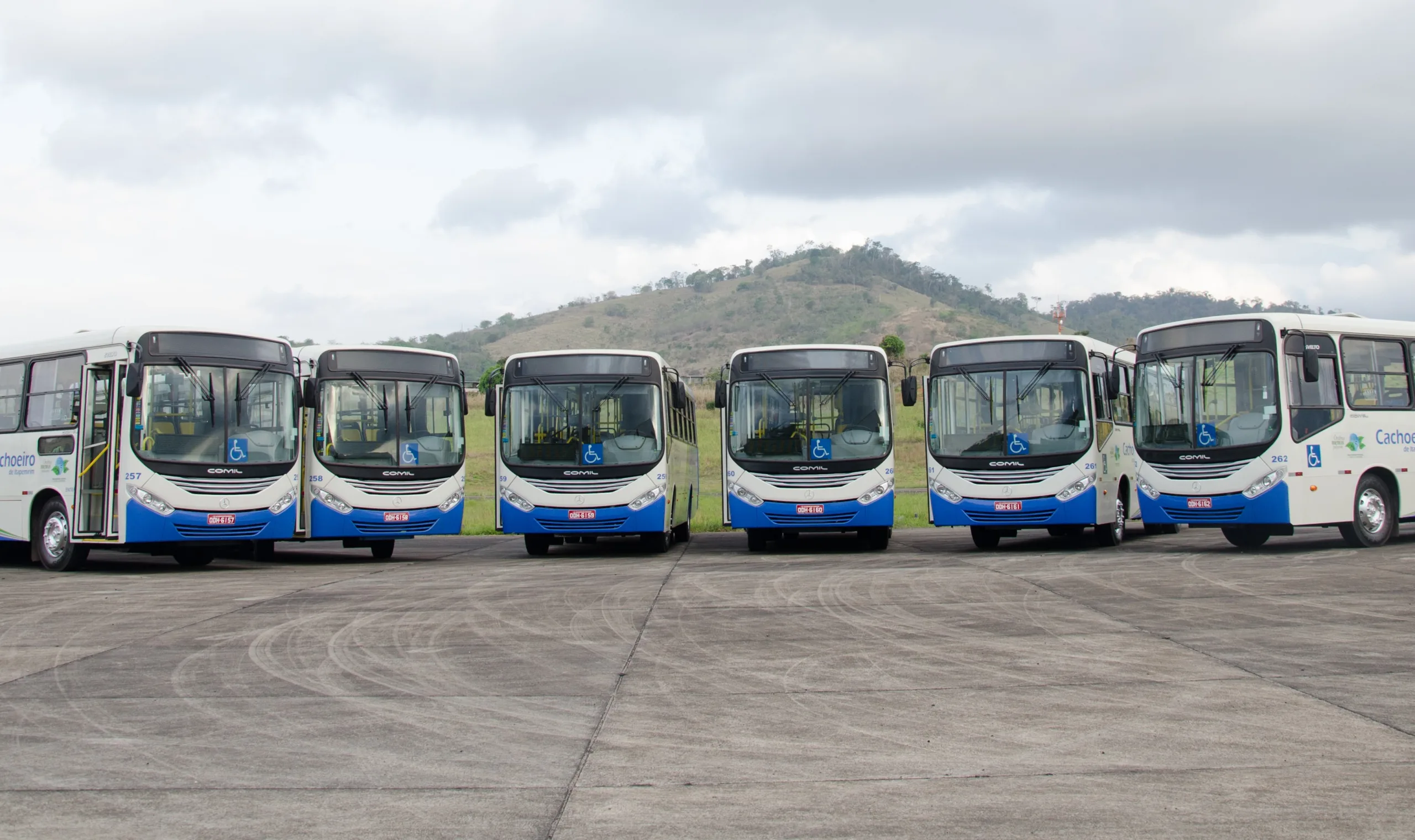 Manifestação de motoristas deixa usuários sem ônibus em Cachoeiro