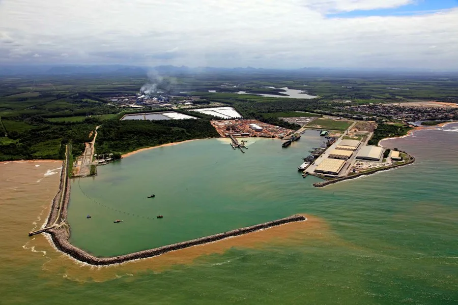 Navio passa por perícia e operações no porto em Aracruz continuam paralisadas