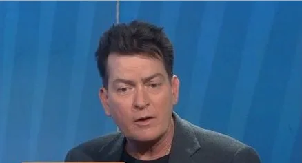 Após descobrir HIV, Charlie Sheen teria dormido com até 24 mulheres, homens e transexuais