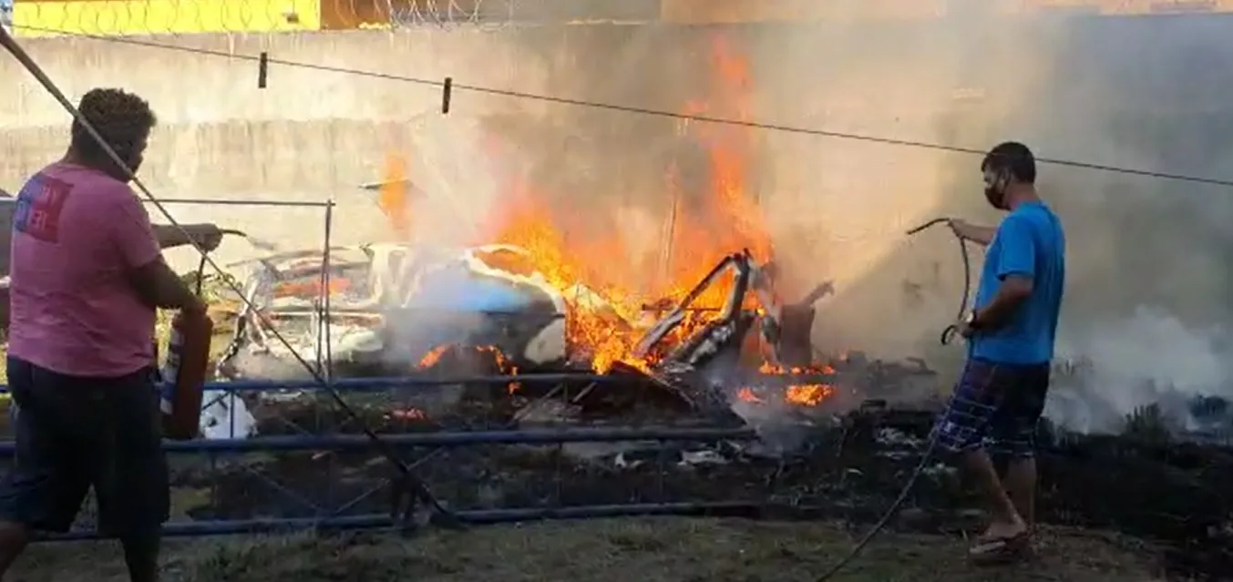 VÍDEO | Incêndio atinge trailer de circo em Vila Velha; proprietário estima prejuízo de R$ 20 mil