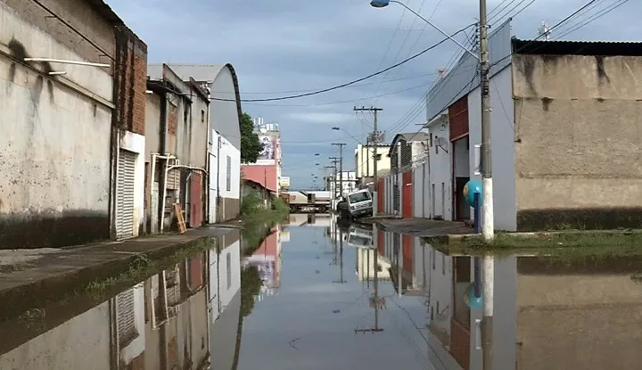 Após alagamentos na GV, chuva deve continuar nesta terça-feira