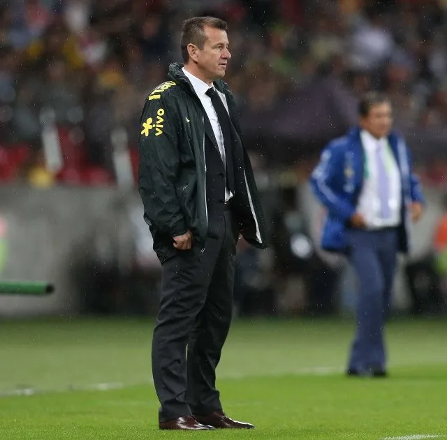 Dunga culpa árbitro e prevê bom futebol do Brasil no domingo mesmo sem Neymar