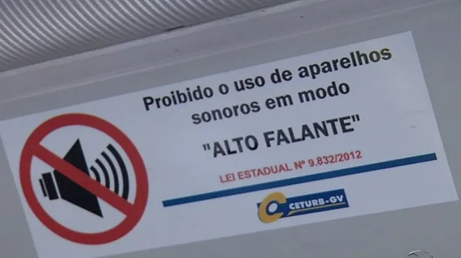 Passageiros ignoram Lei e viram "DJs" em ônibus da Grande Vitória