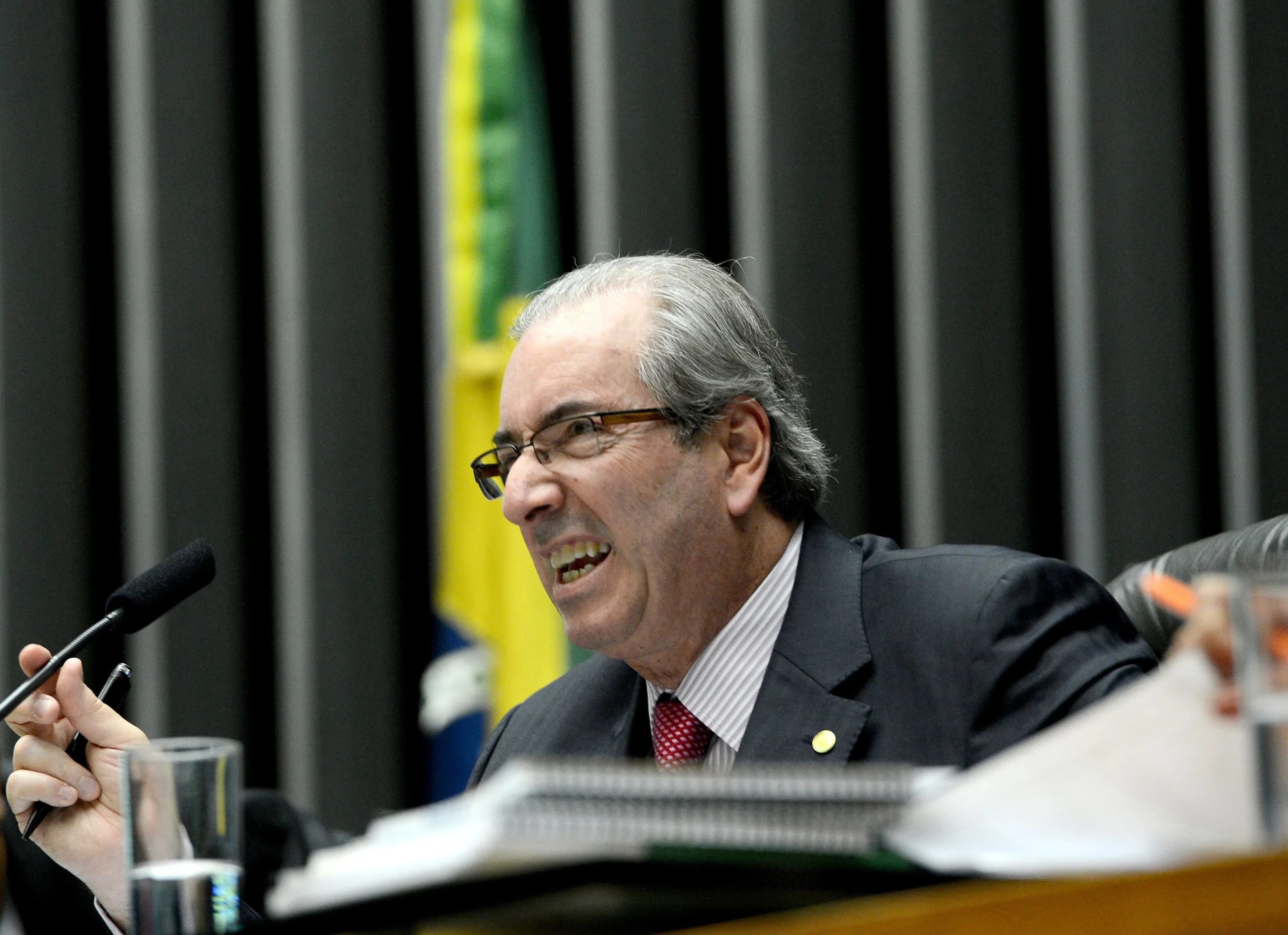 Brasília – Eduardo Cunha preside sessão extraordinária da Câmara dos Deputados destinada a analisar propostas de emenda à Constituição (PEC) (Wilson Dias/Agência Brasil)