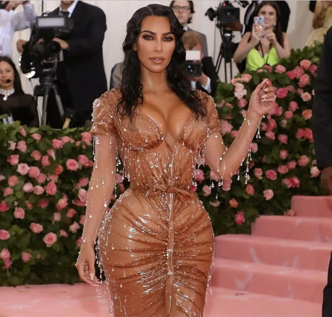 Kim Kardashian relembra look polêmico do Met Gala: - Nunca senti dor como aquela na minha vida