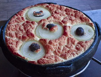 Restaurante coloca balão para levar torta capixaba para o espaço