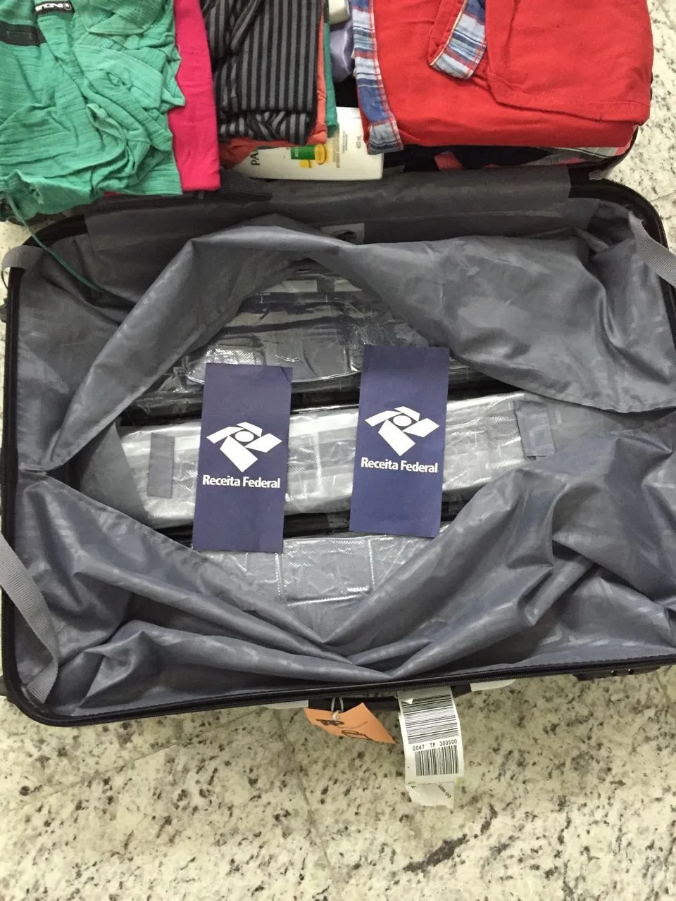 Capixaba é preso com 10 kg de drogas em aeroporto de Salvador