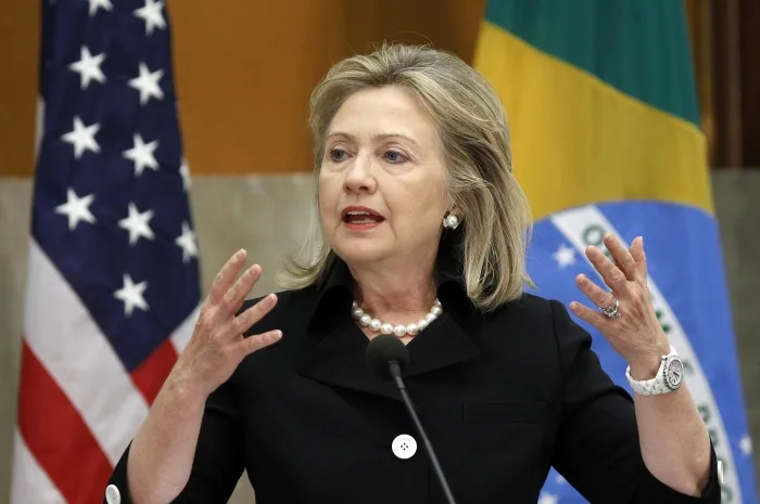 Hillary Clinton faz primeiro grande discurso de campanha das eleições de 2016