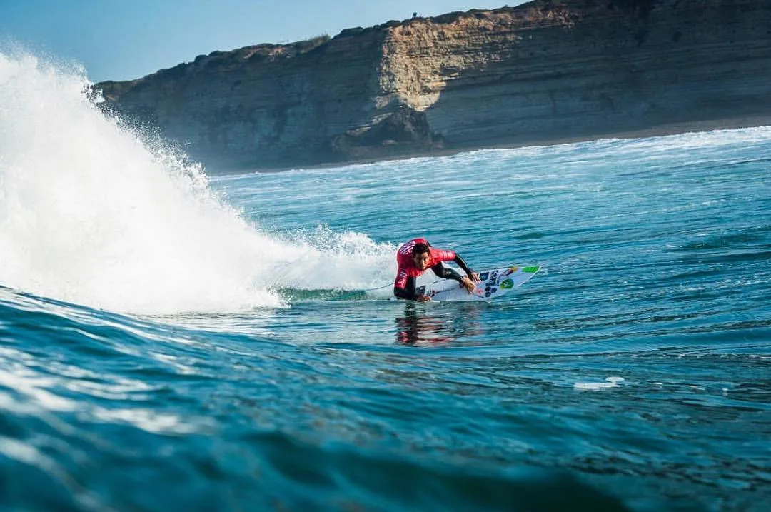 Campeão mundial de surfe, Adriano de Souza anuncia que vai se aposentar em 2021