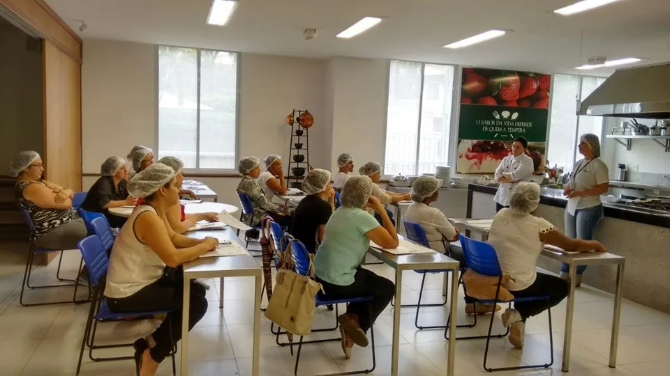 Programa oferece 75 vagas em cursos no setor turístico em Guarapari e Vitória