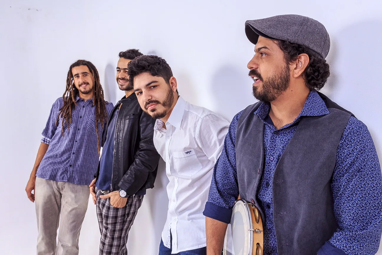 Com som acústico, Kalifa leva samba rock para animar o Shopping Vitória Music Lounge