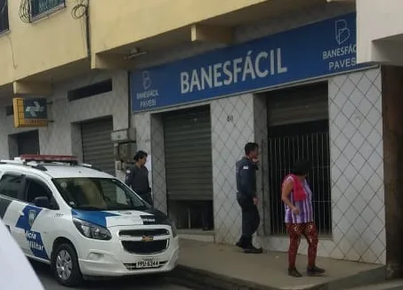 Câmeras flagram assalto a correspondente bancário em Cariacica