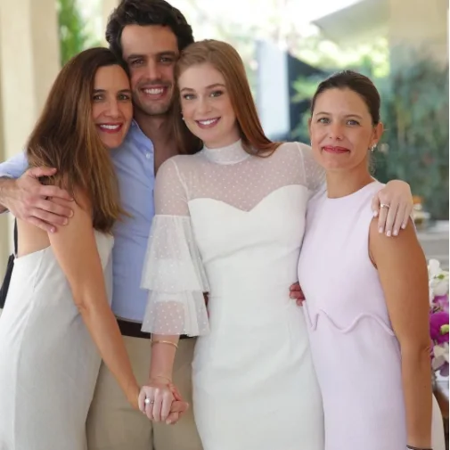 Depois de casamento no civil, Marina Ruy Barbosa elogia cunhadas: Ganhei manas