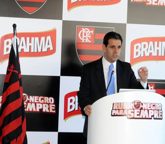 Conselho de gestão do Flamengo assume o comando do futebol