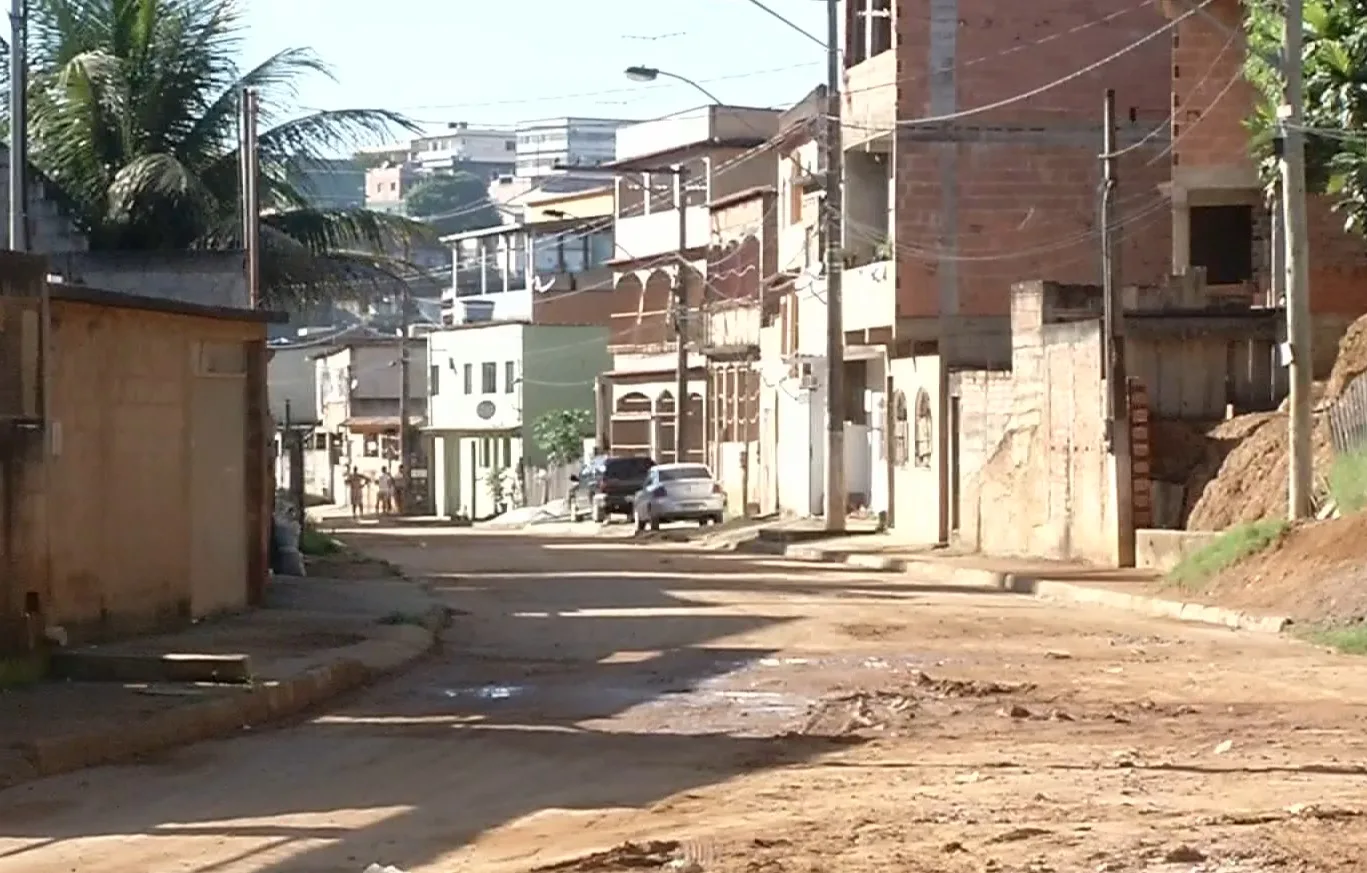 Jovem é baleado com três tiros no bairro Maracanã, em Cariacica