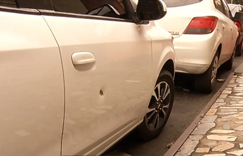 Presos suspeitos de roubar carro e atirar contra o veículo em Cariacica