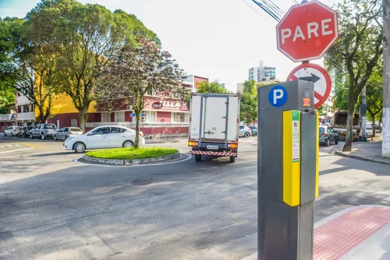 Rua Almirante Tamandaré na Praia do Suá – local da instalação dos parquímetros