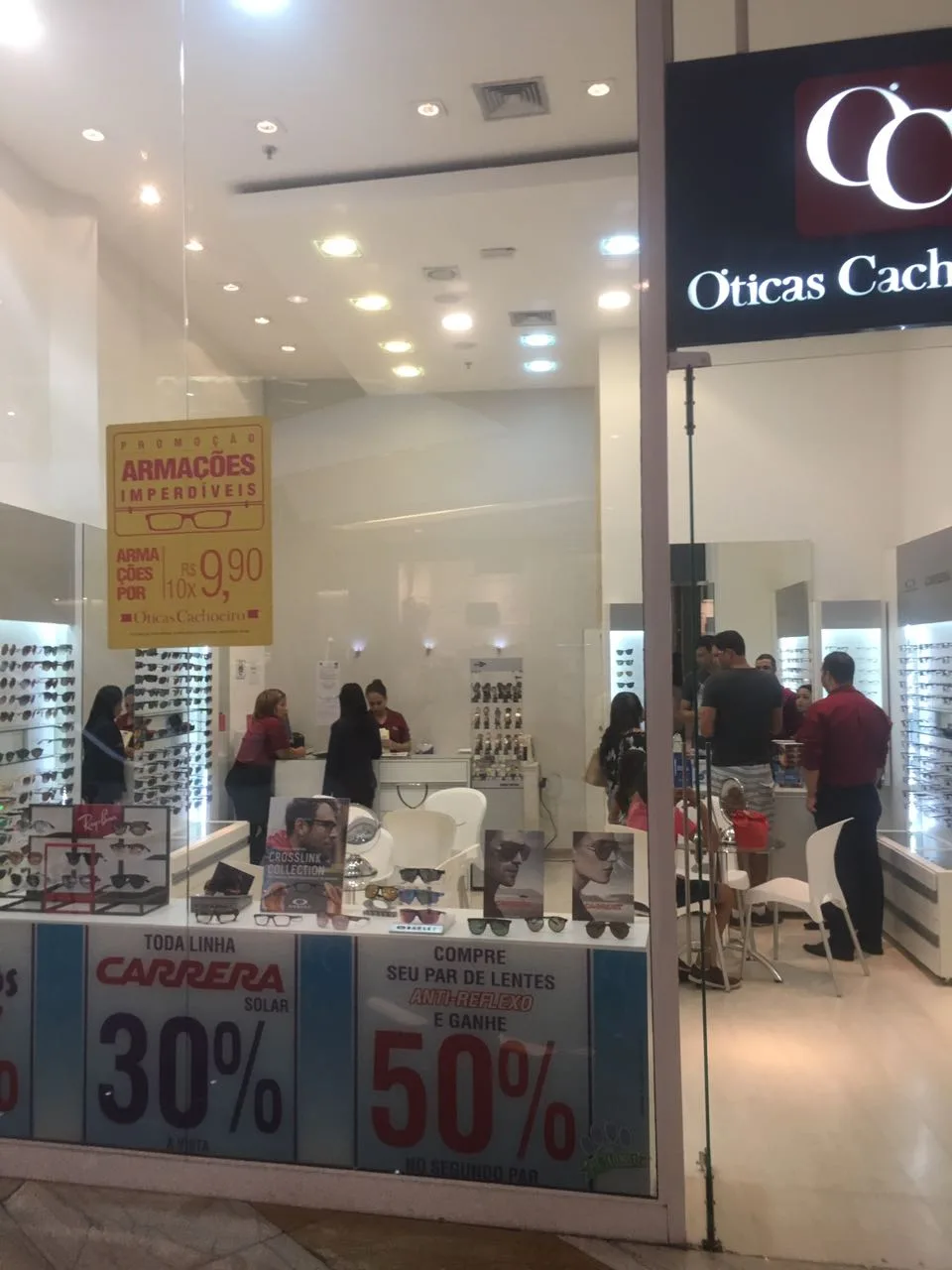 Criminosos furtam mais de R$ 100 mil de ótica dentro de shopping em Vila Velha