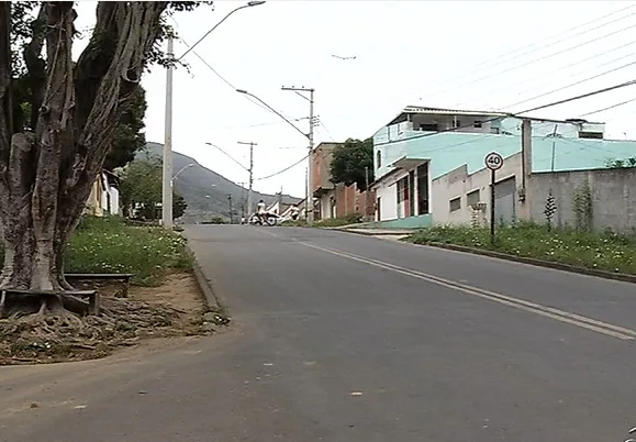 Homem é baleado após entrar em luta corporal com criminosos na Serra