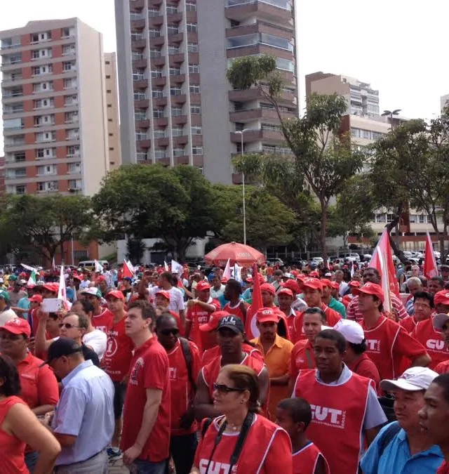 Dia do Trabalho: CUT realiza protesto contra terceirização e caminhada em Vitória