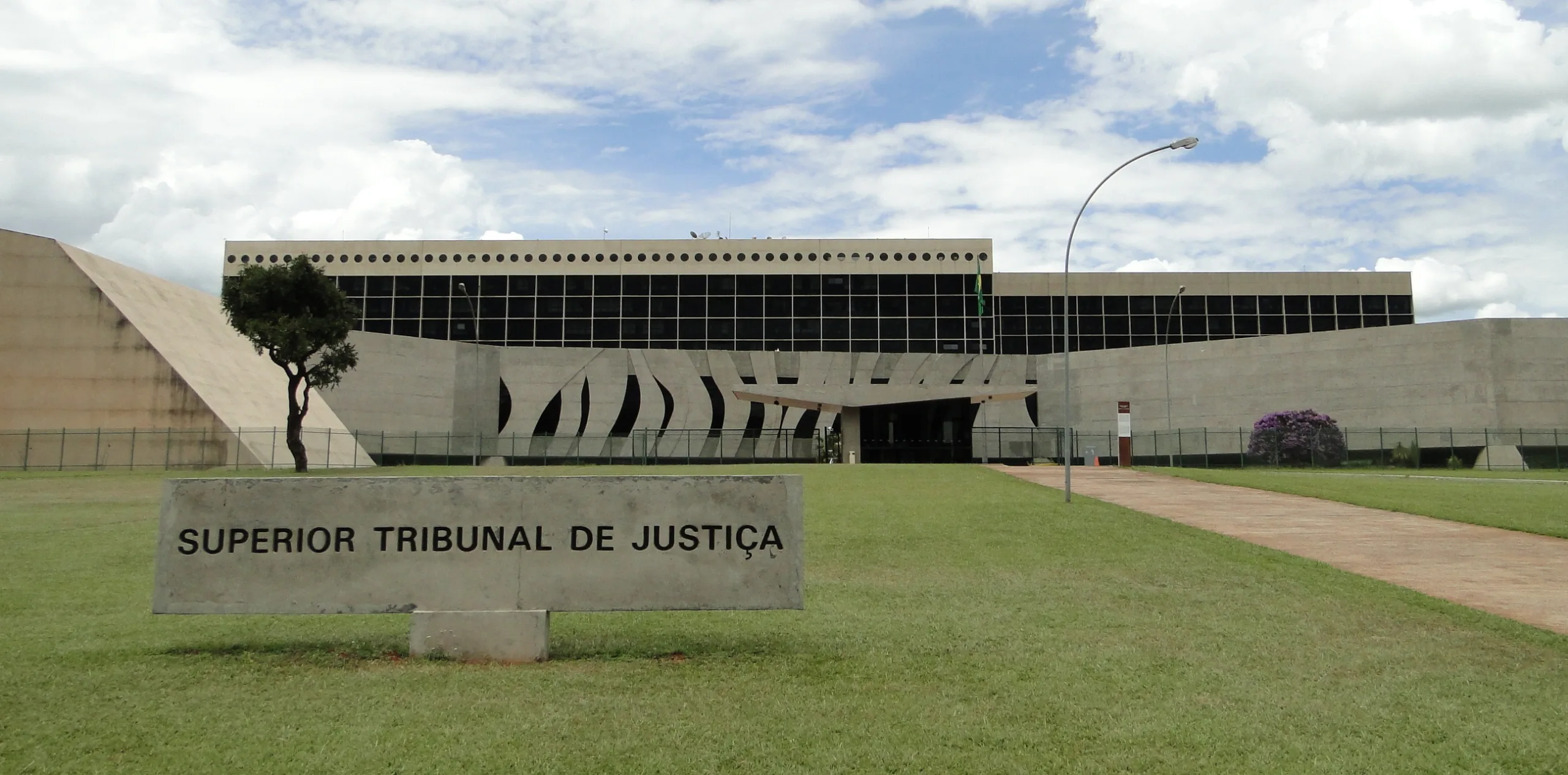 STJ decide que plano de saúde não pode reduzir atendimento em home care sem indicação do médico